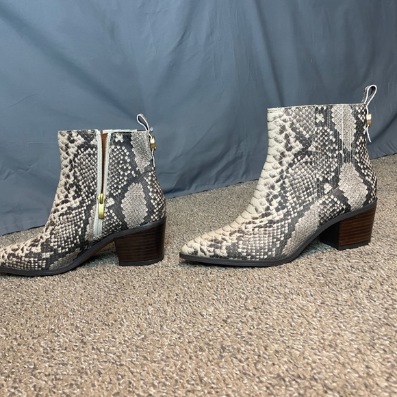 Franco Sarto Snakeskin boots - Picture 5 of 7